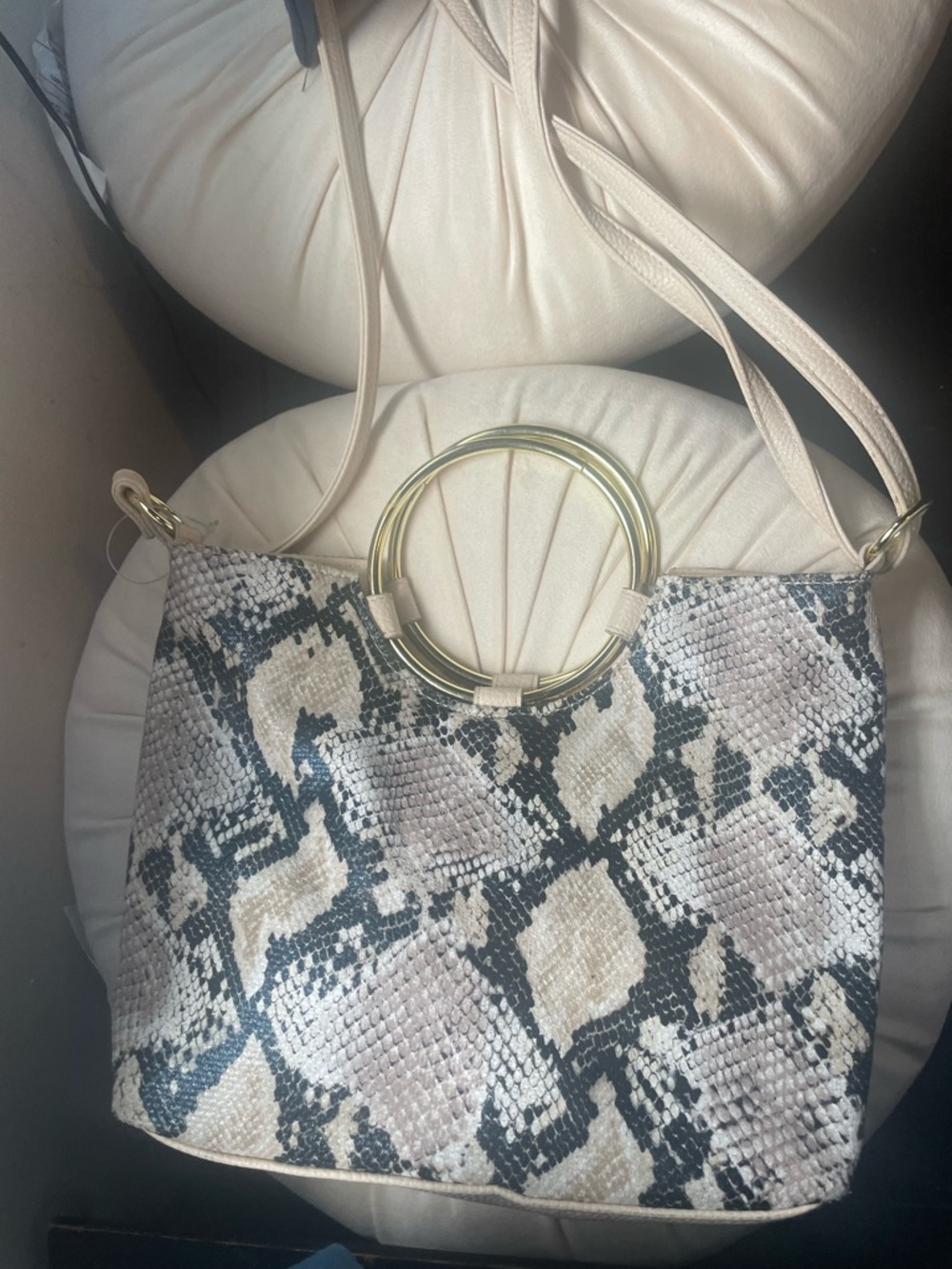 Source Unknown Cream and Black Snake-Print Shoulder Bag with Gold Ring Handle